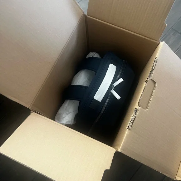 NWT Away Everywhere Zip Backpack - Navy - Picture 5 of 10